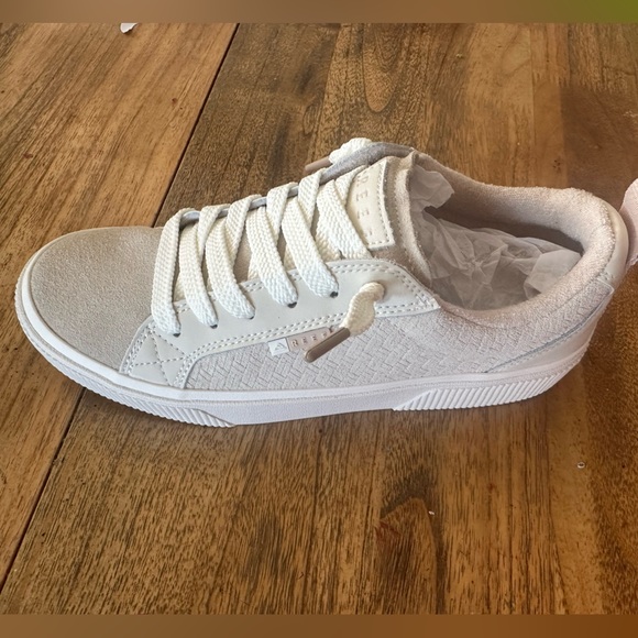 NWT Reef Lay Day Dawn Sneaker - Picture 6 of 7